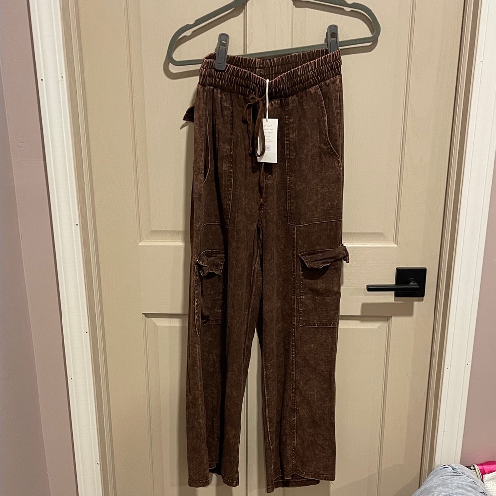 Zenana Outfitters Brown Cargo Pants
